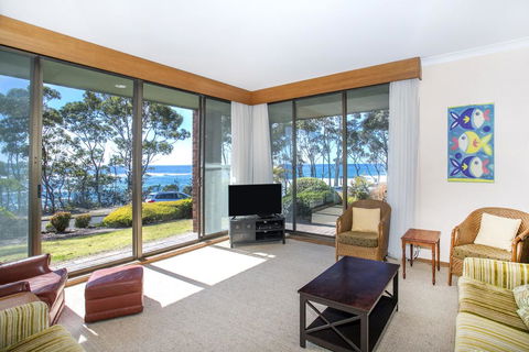 16 Shipton Cres - Secluded Away - Accommodation in Surfers Paradise 2