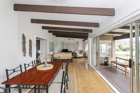 19 Buchan Street - Mollymooks Tee To Sea - Accommodation in Surfers Paradise 3