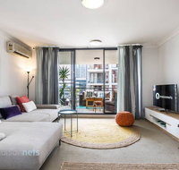 2 Bedroom 2 Bathroom Apt with Balcony and Parking - Accommodation in Surfers Paradise