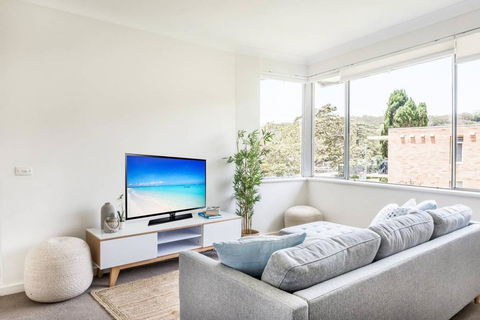 2 Bedroom Luxury Apt On Balmoral Beach - Accommodation in Surfers Paradise 1