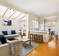 2-Bed House With Patio Near Bars and Restaurants - Accommodation in Surfers Paradise