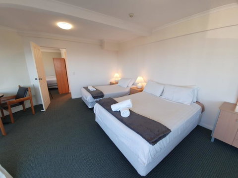 20 Lakeview Plaza - Accommodation in Surfers Paradise 2