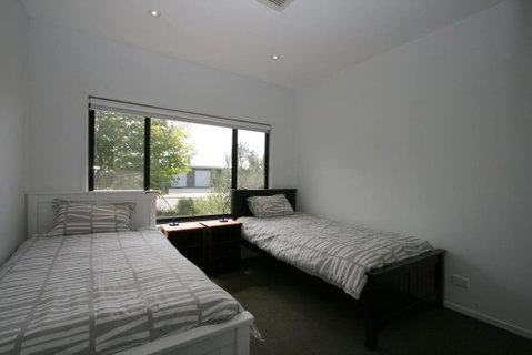 26 Twynam Street - Accommodation in Surfers Paradise 0