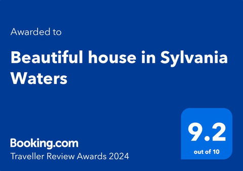 Beautiful House In Sylvania Waters - Accommodation in Surfers Paradise 1