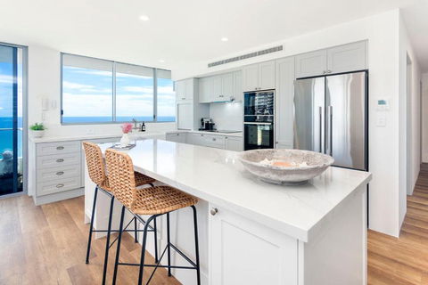 Beachfront Surfers Paradise Berkeley By The Sea - Accommodation in Surfers Paradise 3