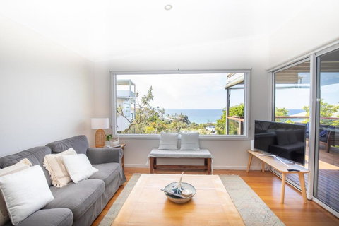 BEST OCEAN VIEWS ON STRADDIE + SUNSET DECK - Accommodation in Surfers Paradise 2