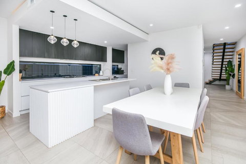 Bliss On The Island - Indulgence At It\'s Best! - Accommodation in Surfers Paradise 4