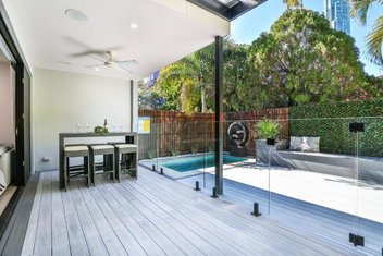 Bliss On The Island - Indulgence At It\'s Best! with Accommodation in Surfers Paradise