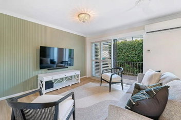 Budds Villa 2 By Khove with Accommodation in Surfers Paradise