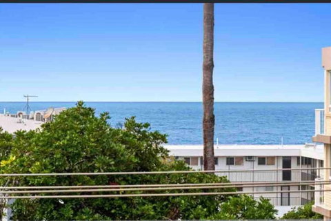 BYO Kids! Family Unit In The Heart Of Kings Beach - Accommodation in Surfers Paradise 4