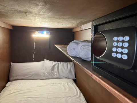 C And C Backpack - Accommodation in Surfers Paradise 3
