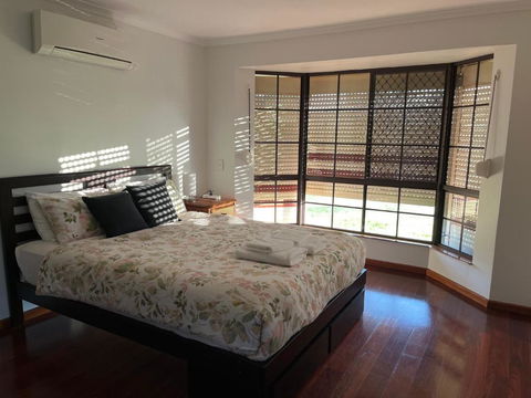 Charming 4BR Retreat Near Gawler - Accommodation in Surfers Paradise 0