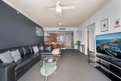 Chevron Renaissance - 2 Bedroom 2 Bathroom Apartments - Partial Ocean And City View - Self Contained & Privately Managed - Wow Stay - Accommodation in Surfers Paradise 1