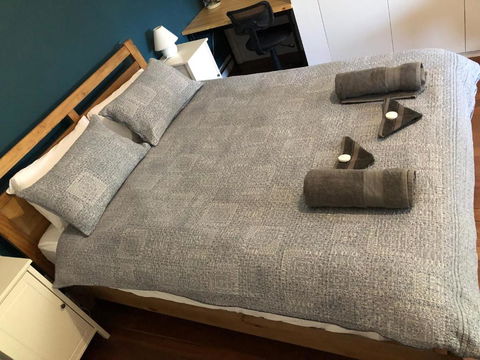 Clare To Spalding Character Escape - Accommodation in Surfers Paradise 4