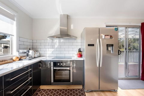 Coastal Retreat By The Beach - Accommodation in Surfers Paradise 4