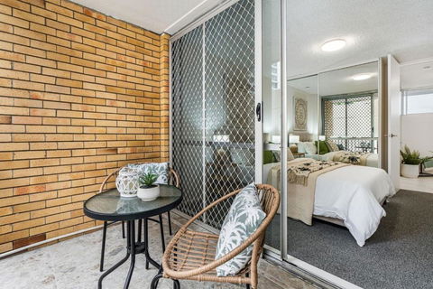 Cosy Beachfront Apt & Free Park - Accommodation in Surfers Paradise 2