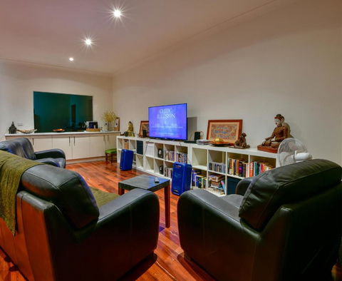 Crossroads Ecomotel - Accommodation in Surfers Paradise 4