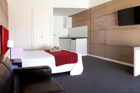 Crossroads Ecomotel - Accommodation in Surfers Paradise 1