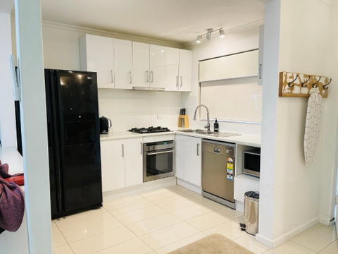 D101 Charming Apartment- Free Parking - Accommodation in Surfers Paradise 1