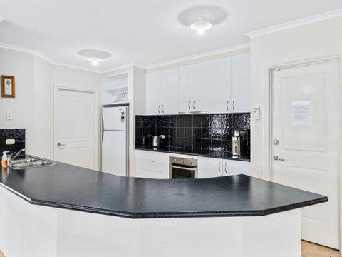 D3 Ski Ranch - Accommodation in Surfers Paradise 2