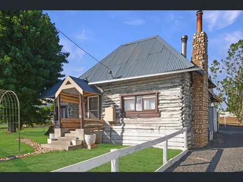 Darlington Log Cottage - Accommodation in Surfers Paradise 3