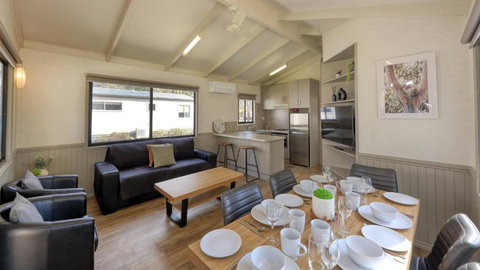 Deniliquin Riverside Caravan Park - Accommodation in Surfers Paradise 1