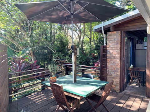 305 Montville - The Artist's Cottage - Accommodation in Surfers Paradise 2