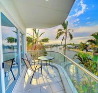 3br Broadbeach Lakefront Apartment - Accommodation in Surfers Paradise