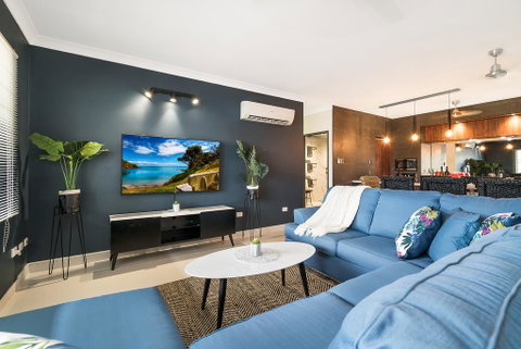 4 BEDROOM GARDENS ESCAPE - CHAMPAGNE STAYS Darwin - Accommodation in Surfers Paradise 0