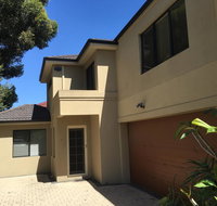 4x3 Townhouse in Rivervale - Accommodation in Surfers Paradise