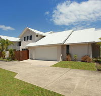 60 Beachway Parade Marcoola 500 BOND Linen supplied - Accommodation in Surfers Paradise