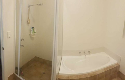 A Better Life Animal Sanctuary FarmStay - Private Two-Bedrooms, Lounge Room & Bathroom & Toilet, Shared Kitchen - Accommodation in Surfers Paradise 1