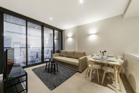 A Central & Cozy 2BR Apt Near Federation Square - Accommodation in Surfers Paradise 0