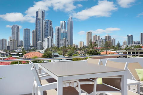 A PERFECT STAY - Casa Grande On The Water - Accommodation in Surfers Paradise 0
