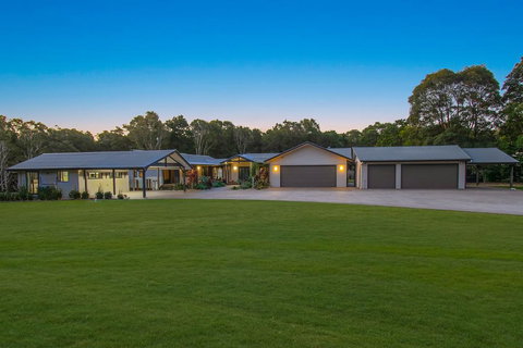 A PERFECT STAY - Lennox Unique Coastal Retreat - Accommodation in Surfers Paradise 2