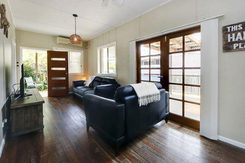 A Reel Teal - Accommodation in Surfers Paradise 3