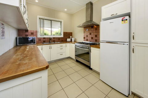 A Reel Teal - Accommodation in Surfers Paradise 2