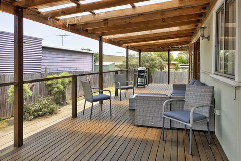 A Reel Teal - Accommodation in Surfers Paradise 0