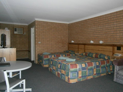 Aaron Inn Motel - Accommodation in Surfers Paradise 1