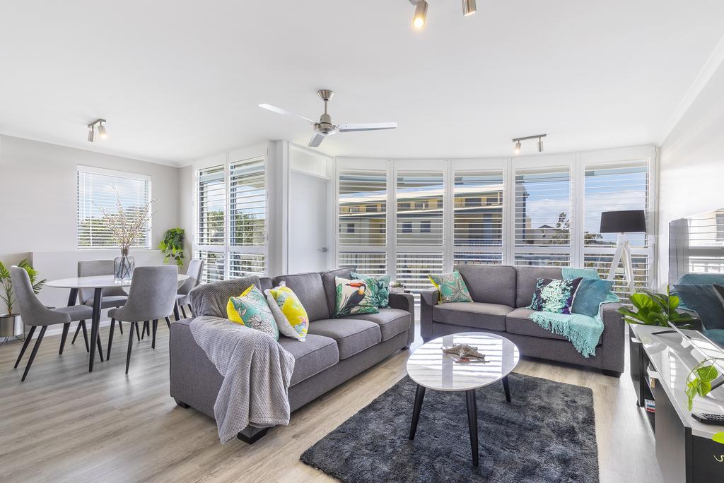 Castaways Beach QLD Accommodation in Surfers Paradise