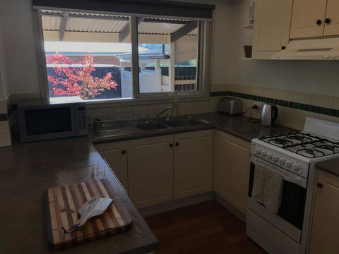 Acacia House - Central Healesville - Yarra Valley - Accommodation in Surfers Paradise 1