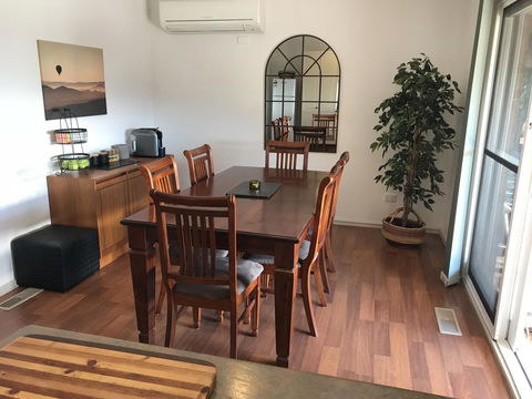 Acacia House - Central Healesville - Yarra Valley - Accommodation in Surfers Paradise 2
