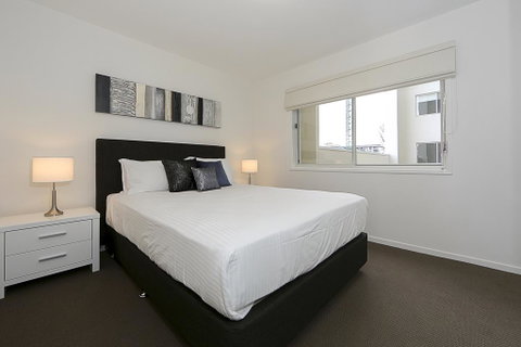 Accommodate Canberra - Braddon Apartments - Accommodation in Surfers Paradise 0