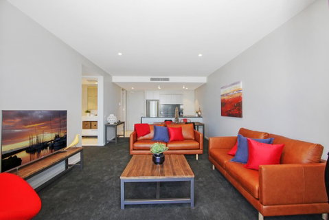 Accommodate Canberra - The Pier - Accommodation in Surfers Paradise 3