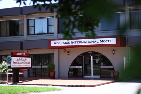 Adelaide International Motel - Accommodation in Surfers Paradise 2