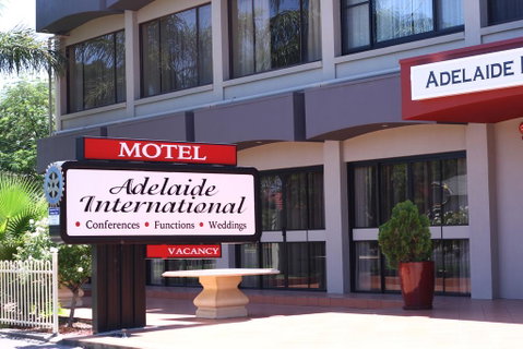 Adelaide International Motel - Accommodation in Surfers Paradise 0