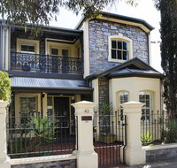 Adelaide Mackinnon - Accommodation in Surfers Paradise