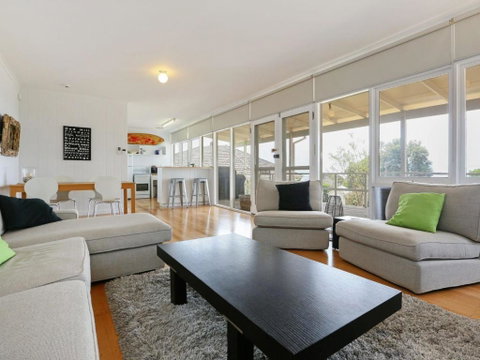 DROMANA BEACH SHACK - Accommodation in Surfers Paradise 3