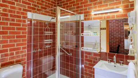 Elms Motor Inn - Accommodation in Surfers Paradise 4