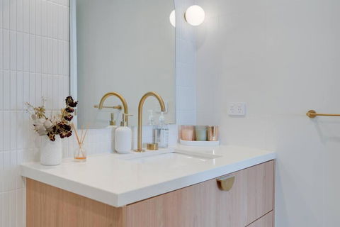 Exceptional 2-BR Oceanfront In Heart Of Gold Coast - Accommodation in Surfers Paradise 3